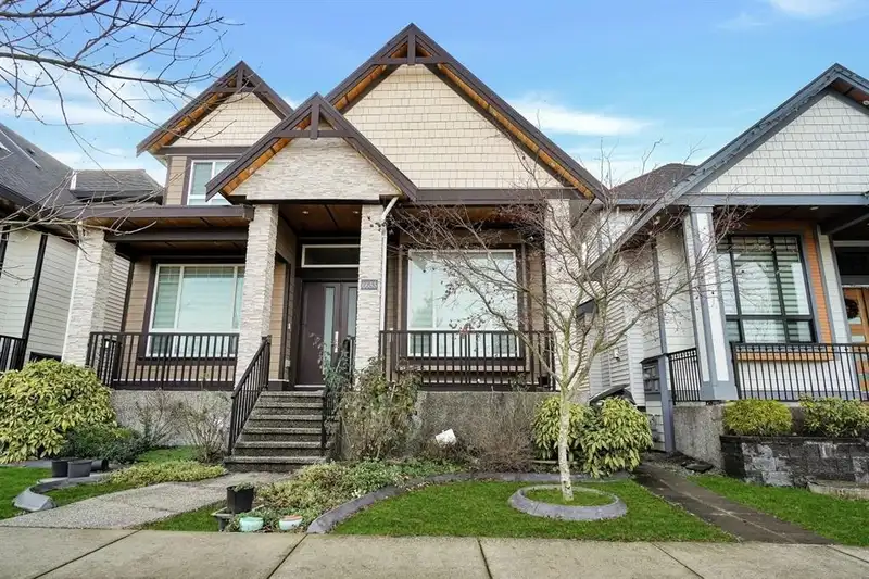 6655 121A STREET - photo 1 of 7
