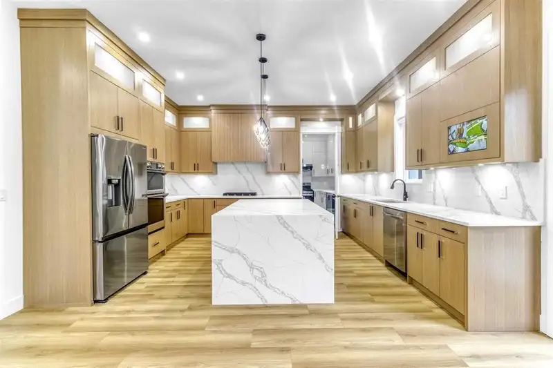 12693 106A AVENUE - photo 2 of 39