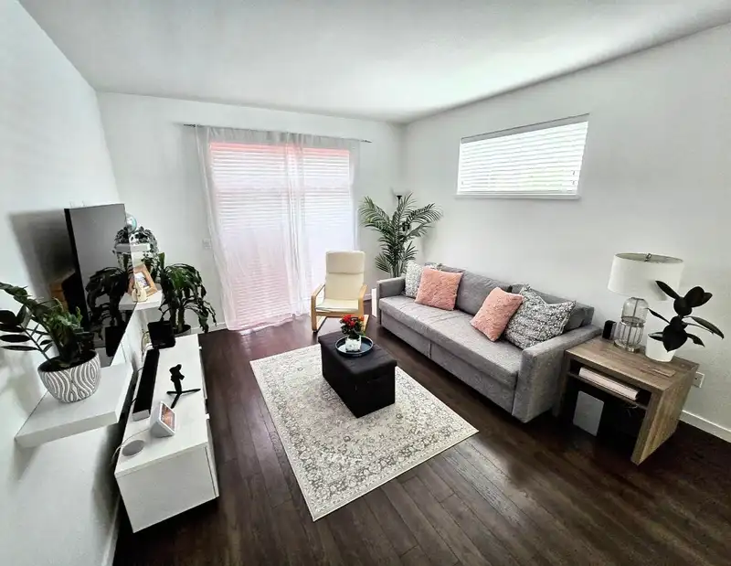 7 14955 60TH AVENUE - photo 4 of 32