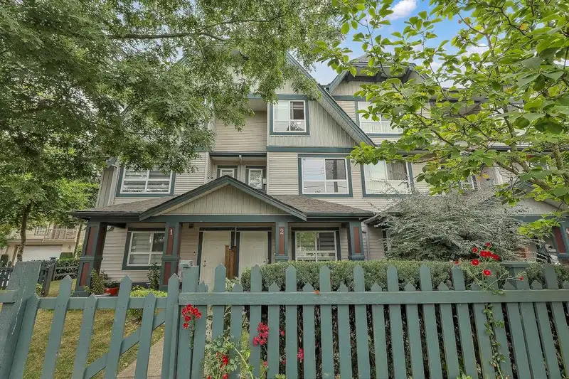 2 12730 66 AVENUE - photo 3 of 40