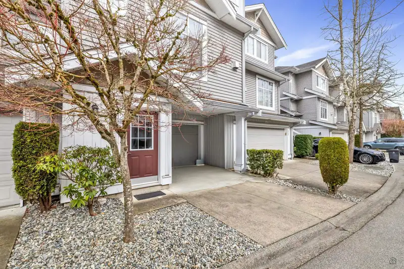 25 16760 61 AVENUE - photo 4 of 31