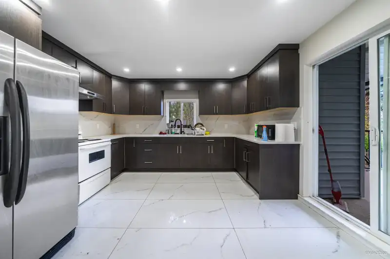 12965 98 AVENUE - photo 3 of 38