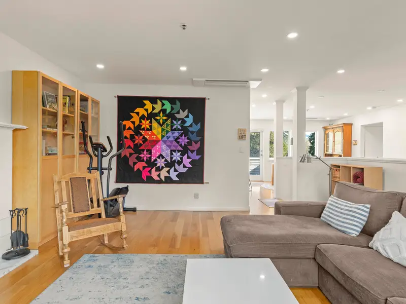 1815 W 14TH AVENUE - photo 4 of 23