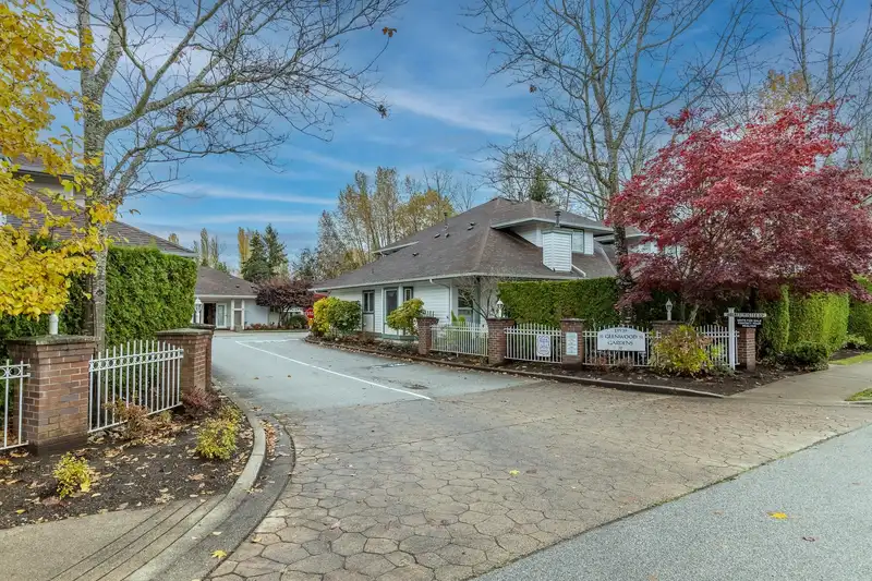 19 18939 65 AVENUE - photo 4 of 38