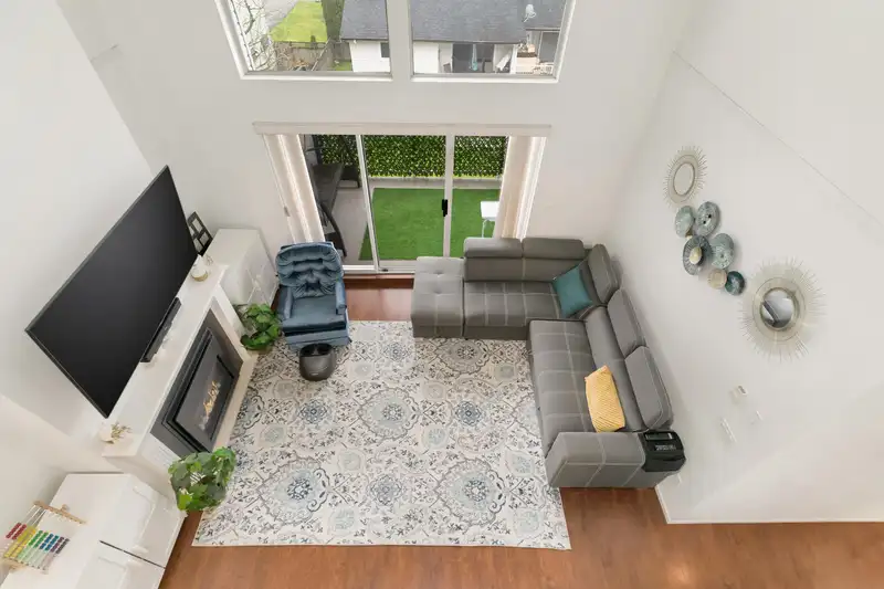 318 13918 72 AVENUE - photo 4 of 33