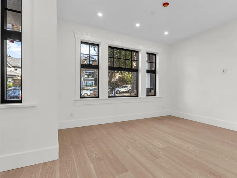 2568 W 2ND AVENUE - photo 3 of 25