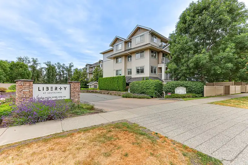 409 19366 65 AVENUE - photo 1 of 34