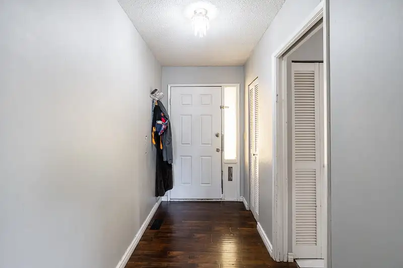 13895 PARK DRIVE - photo 4 of 38