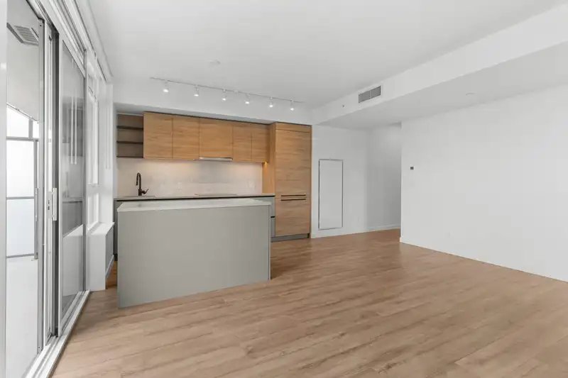 2210 10448 UNIVERSITY DRIVE - photo 4 of 17