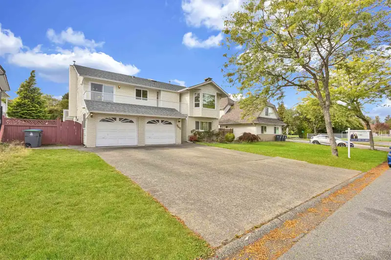 9673 149B STREET - photo 1 of 40
