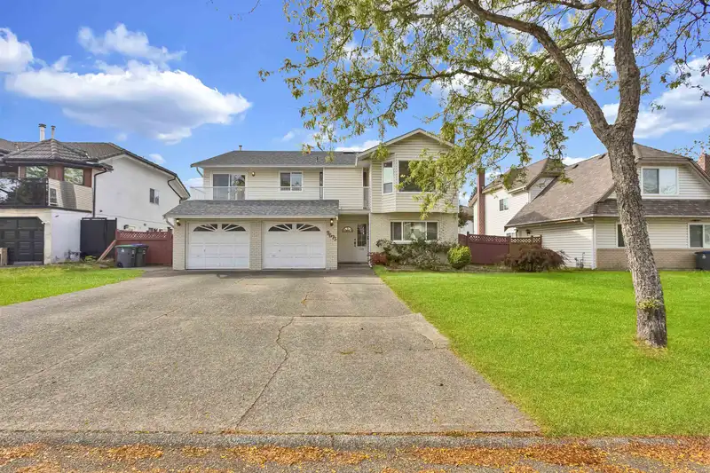 9673 149B STREET - photo 2 of 40
