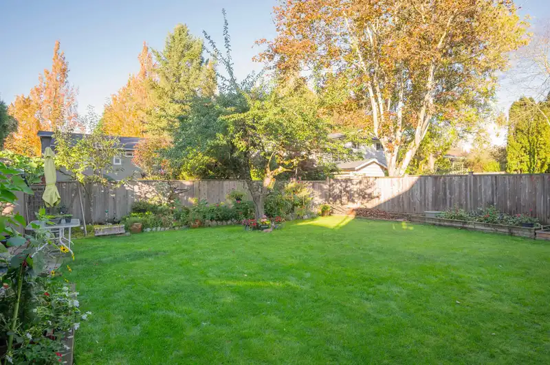 18265 58A AVENUE - photo 3 of 33