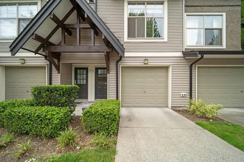 8 15152 62A AVENUE - photo 3 of 33