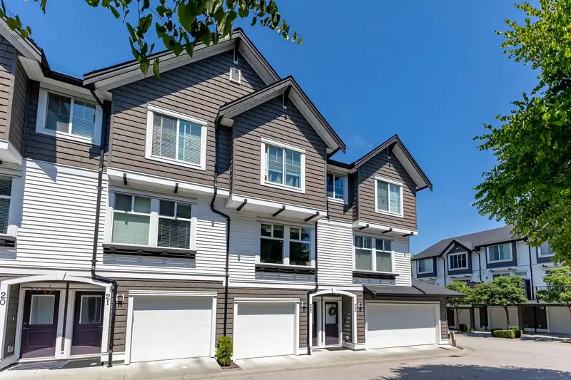 22 14271 60 AVENUE - photo 3 of 35