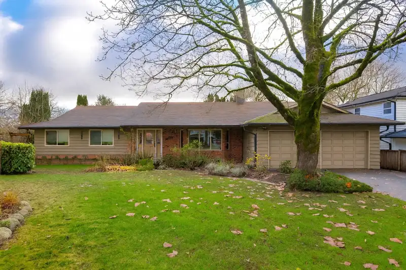 18270 58B AVENUE - photo 2 of 35