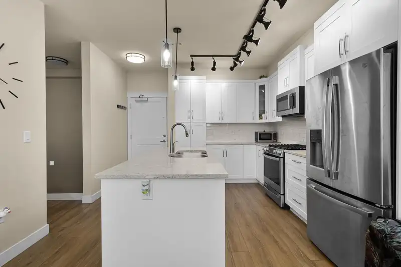 612 11077 RAVINE ROAD - photo 2 of 29