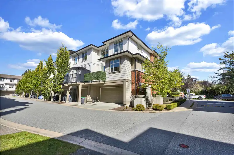 15 8355 164 STREET - photo 4 of 40