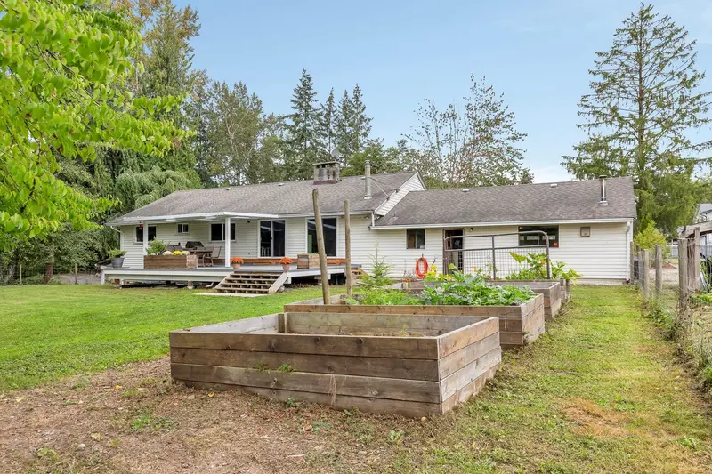 24320 116 AVENUE - photo 3 of 25