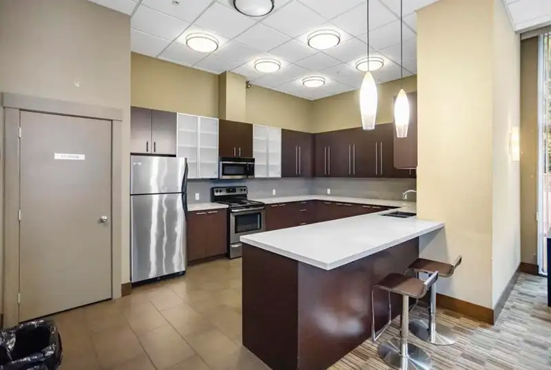 801 13399 104 AVENUE - photo 4 of 18