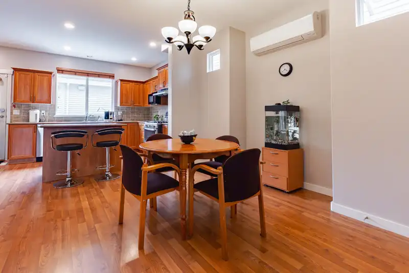 15170 61A AVENUE - photo 4 of 27