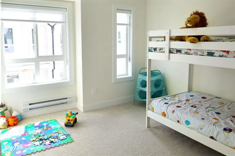 33 8181 135A STREET - photo 4 of 9