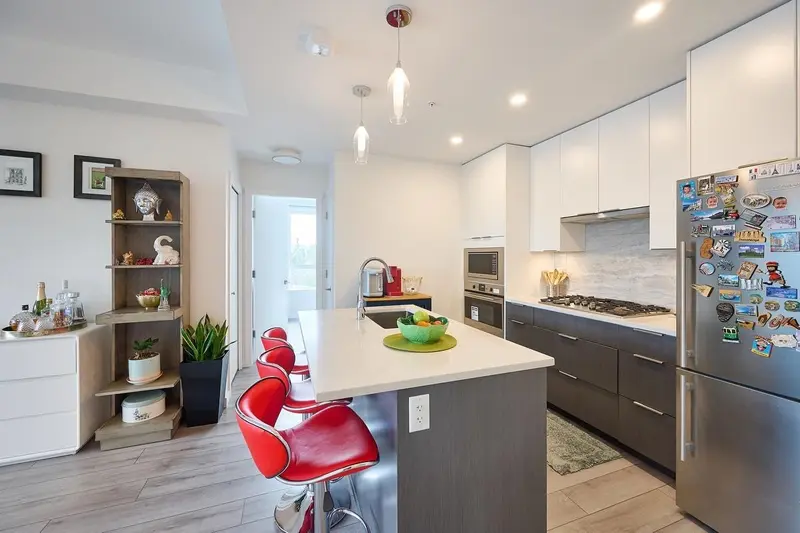 317 11641 227 STREET - photo 2 of 25