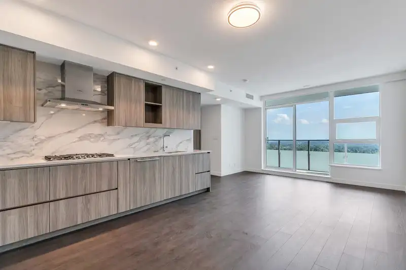 2604 13778 100TH AVENUE - photo 4 of 35