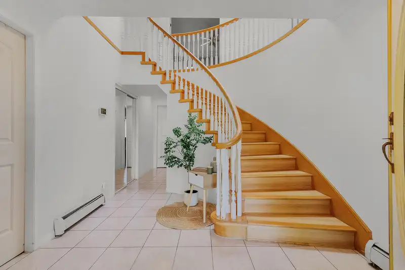 12256 64A AVENUE - photo 4 of 23