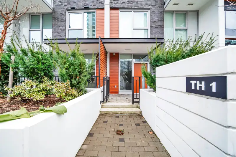 TH1 10448 UNIVERSITY DRIVE - photo 1 of 26