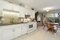 2 8567 164 STREET - thumbnail 2