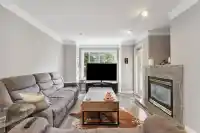 211 8115 121A STREET - thumbnail 3
