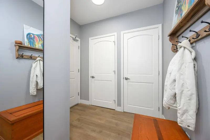 115 11887 BURNETT STREET - photo 3 of 25