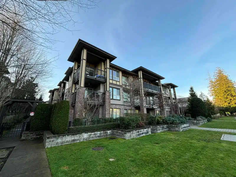 217 8733 160 STREET - photo 1 of 10
