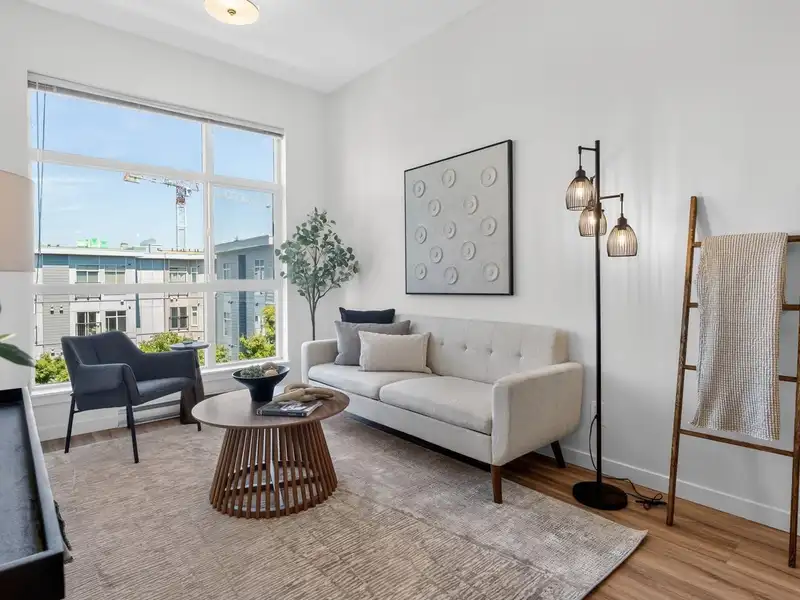 514 13733 107A STREET - photo 1 of 21