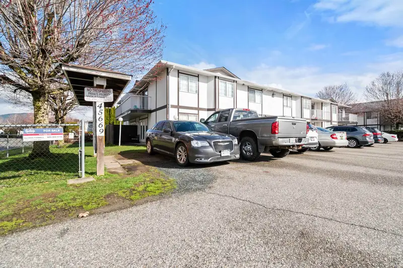 215 45669 MCINTOSH DRIVE - photo 2 of 25