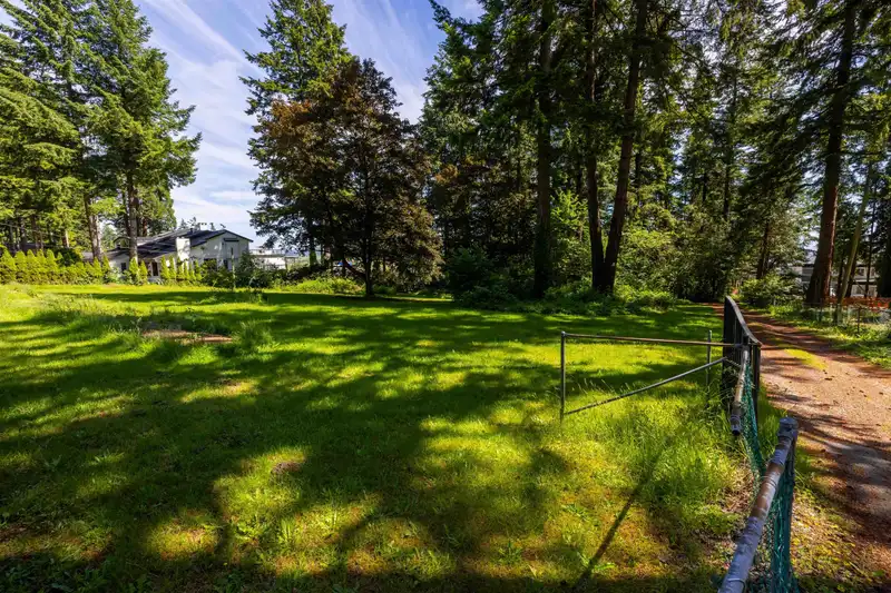 12482 53 AVENUE - photo 3 of 21