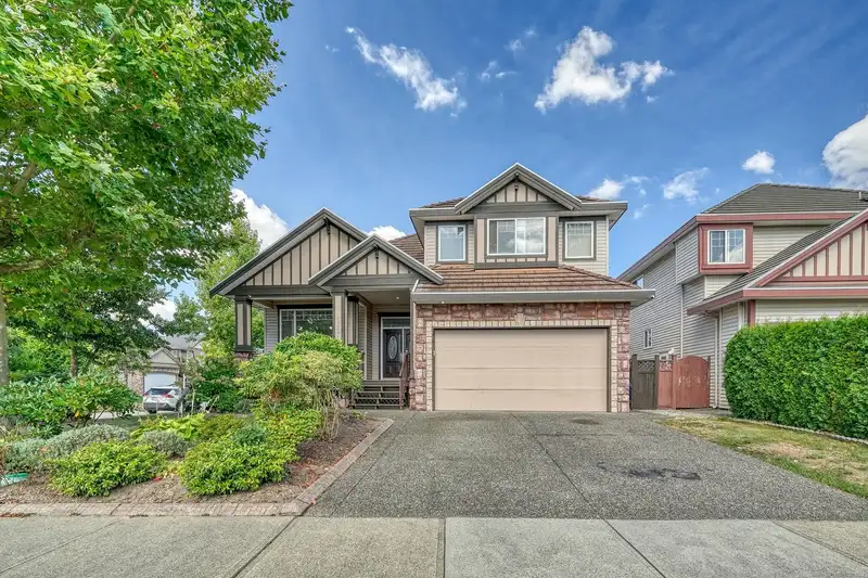 16703 63B AVENUE - photo 1 of 40