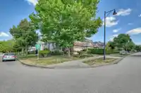 16703 63B AVENUE - thumbnail 4