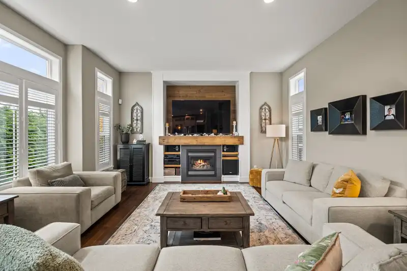 6087 163A STREET - photo 3 of 40