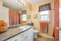 8470 166A STREET - thumbnail 32
