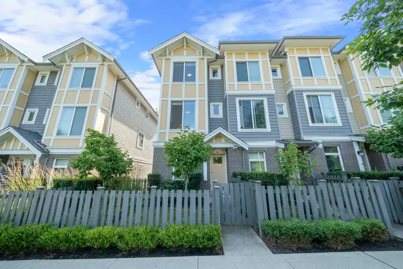 66 9718 161A STREET - photo 2 of 34