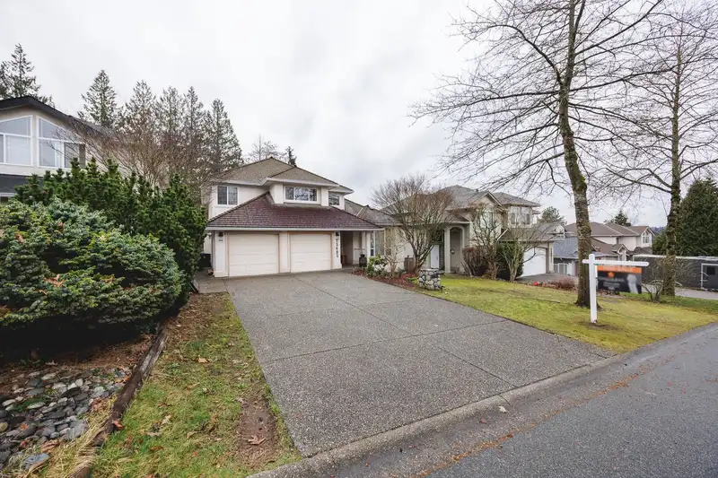 15482 78A AVENUE - photo 3 of 39