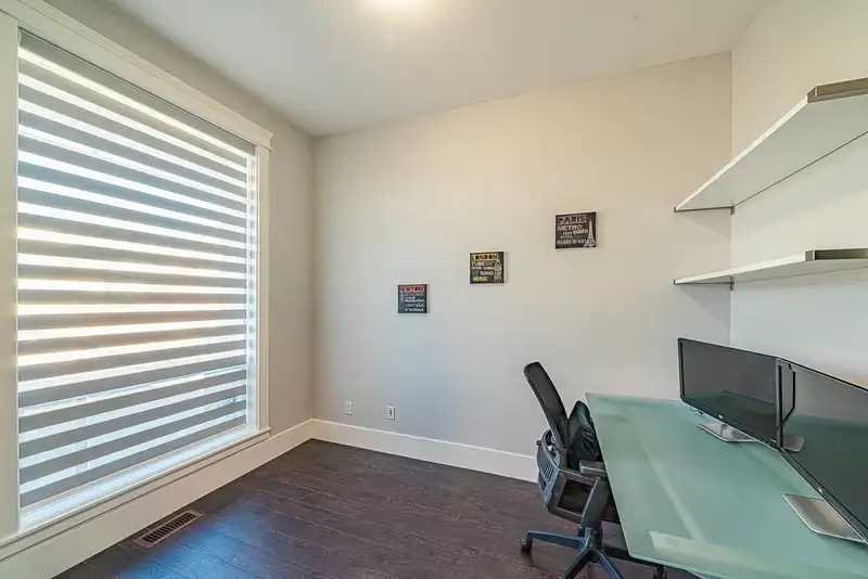 18070 67 AVENUE - photo 4 of 25