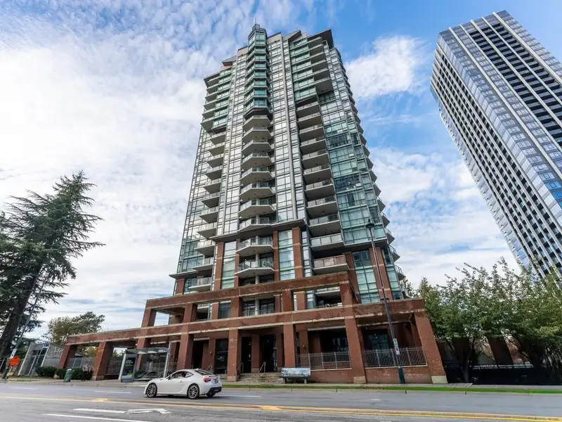 1002 13399 104 AVENUE - photo 1 of 21