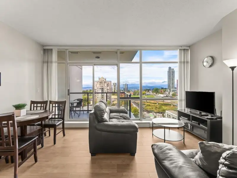 1002 13399 104 AVENUE - photo 3 of 21