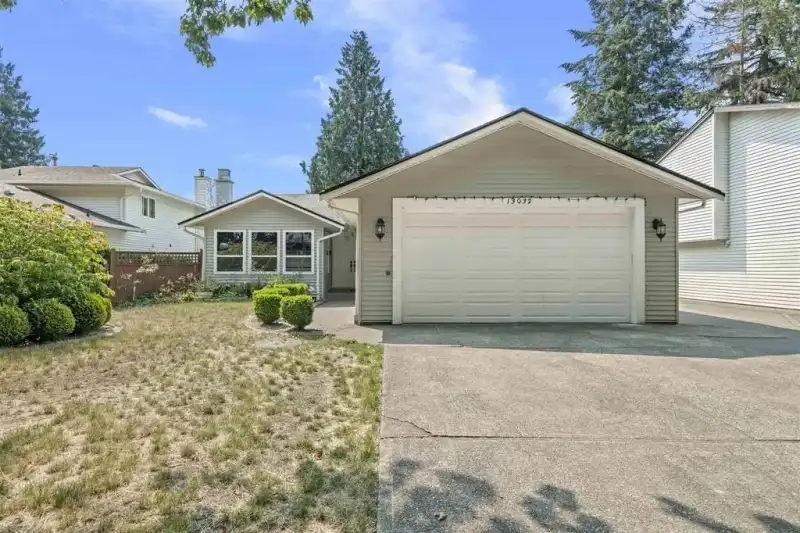 13032 61 AVENUE - photo 1 of 27
