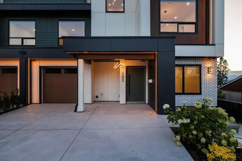 102 11313 137 STREET - photo 3 of 25