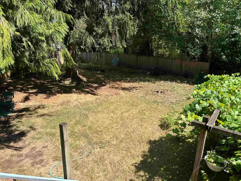 7048 140A STREET - photo 3 of 35
