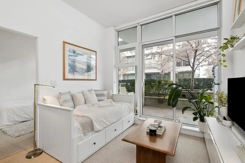 328 2220 KINGSWAY STREET - photo 2 of 20