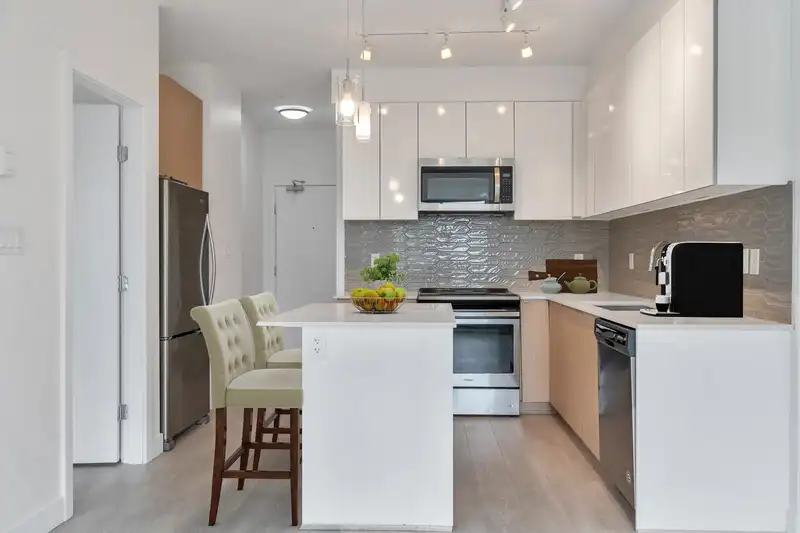 204 19567 64 AVENUE - photo 4 of 40